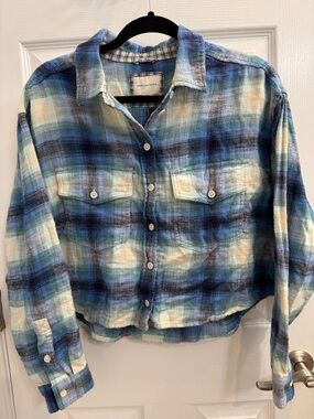 American Eagle cropped soft flannel Blue Plaid Button-Up Shirt